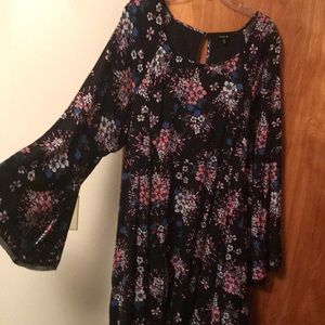 Gorgeous bell sleeve floral dress